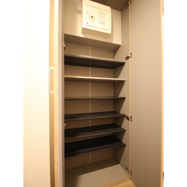 プレール・ドゥーク板橋本町Ⅲ403号室 シューズボックス