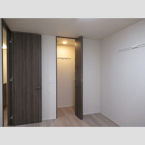 KOCHIA N・S　S棟102号室 洋室