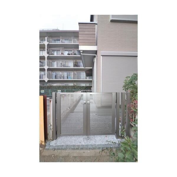 高津区新作6丁目戸建 エントランス