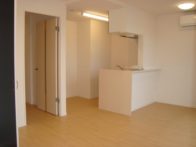 レフィナードＮ．Ｋ リビング