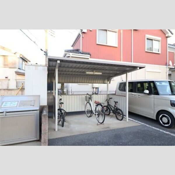 リュミエール 駐輪場