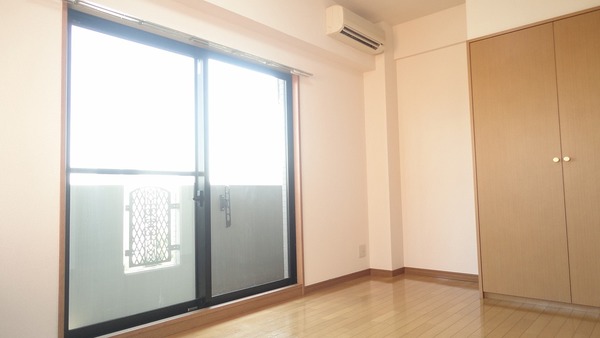 エスコート中野大和町 リビング