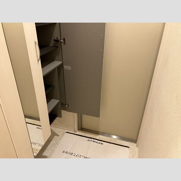 プランタン203号室 玄関