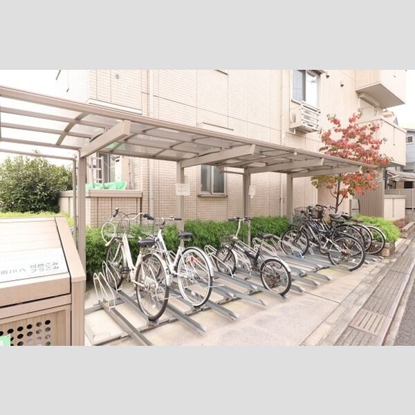パルク　ヴィラージュK 屋根付き自転車駐輪場