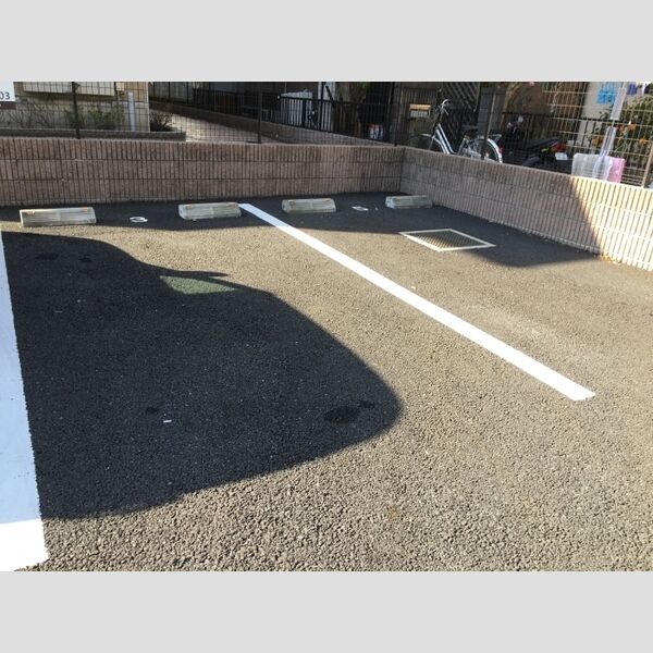リヴェール 駐車場