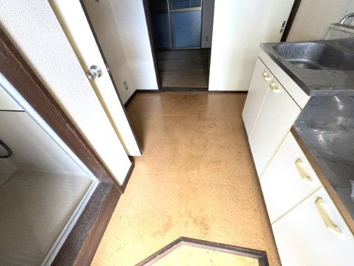 福村ハイツ202号室 クリーニング前の写真です