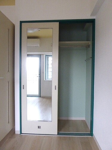 グラチアトルリ5階 クロゼット(洋室)　※同タイプ別部屋2020.7撮影