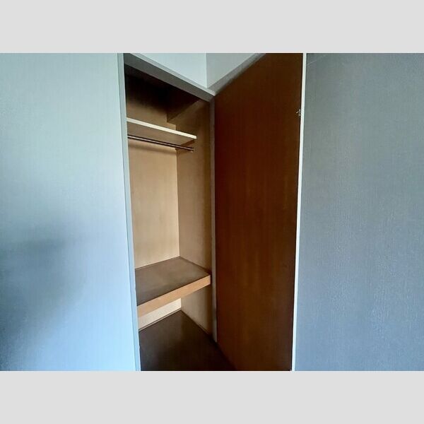 フジ・ヴェール毘沙門堂305号室 クローゼット