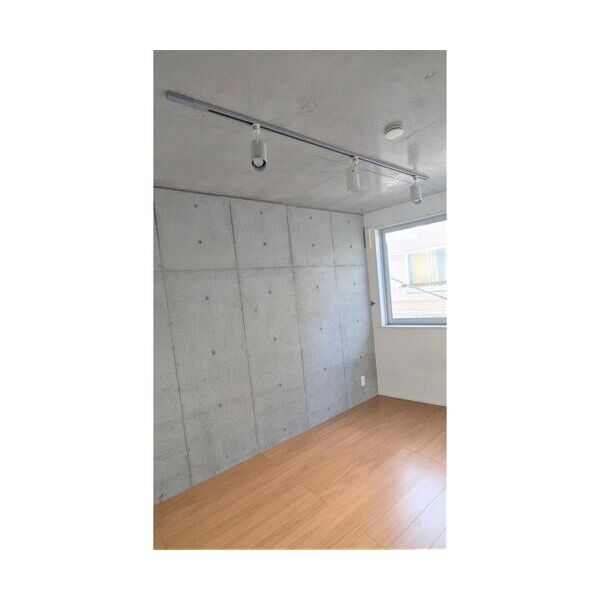 ブラン渋谷本町303号室 リビング