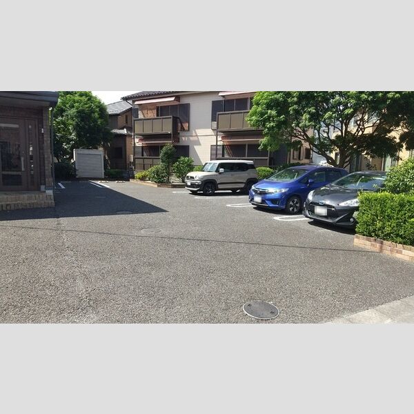 オークガーデン M202号室 駐車場