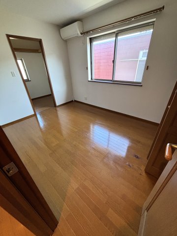 Ｕテラスハウス101号室 明るい洋室です♪