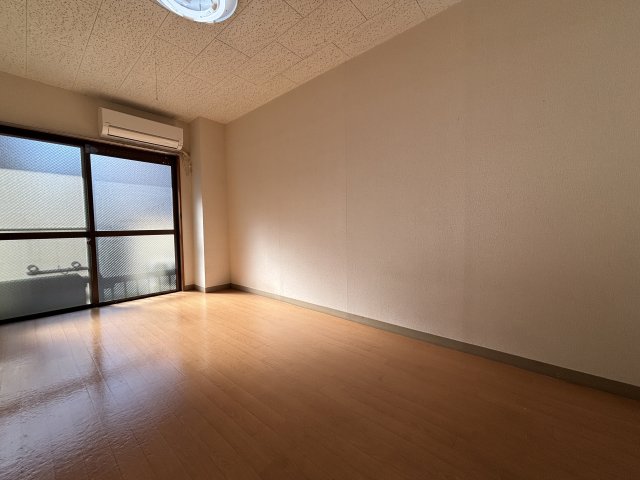 0202号室