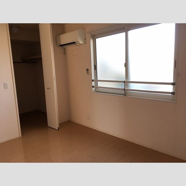 マロン・ヴローニュ205号室 収納