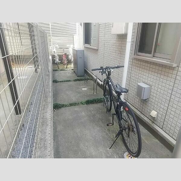 アビタシオン明大前 駐輪場
