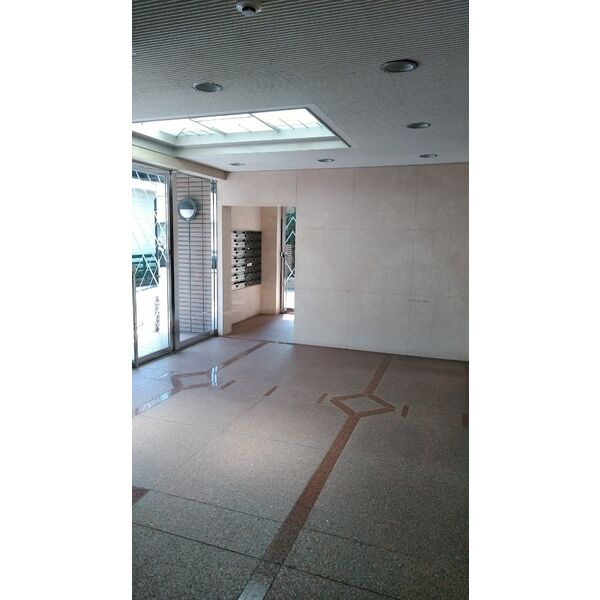 アブニール根岸 エントランス