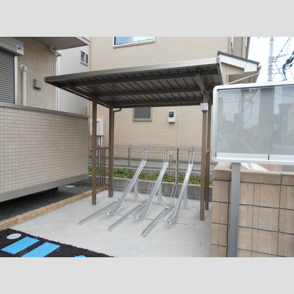 サリーレ 駐輪場