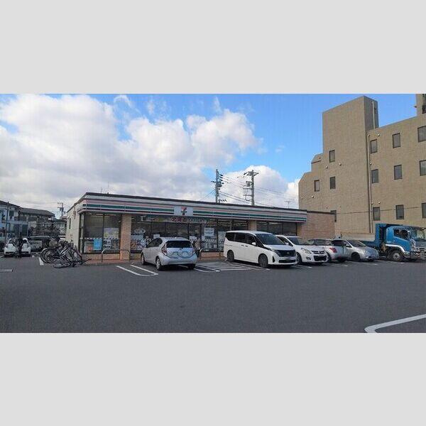 ルリアン加賀 セブンイレブン足立鹿浜店