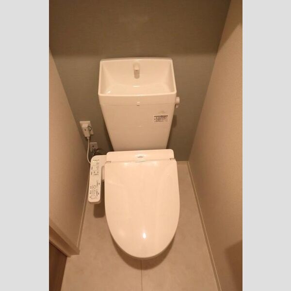 ルリアン江戸川301号室 温水洗浄暖房便座
