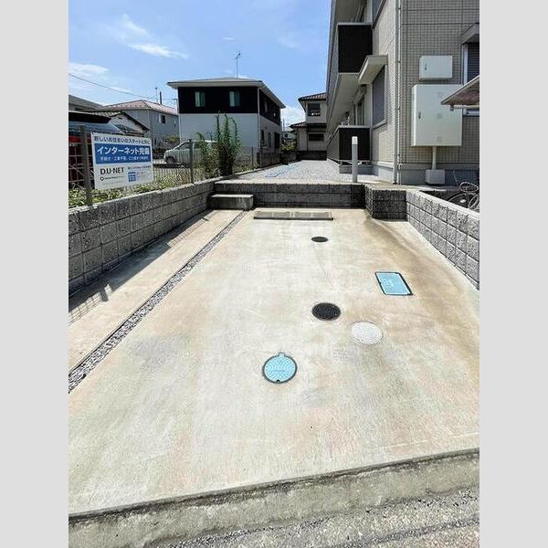 Floresta日進 駐車場