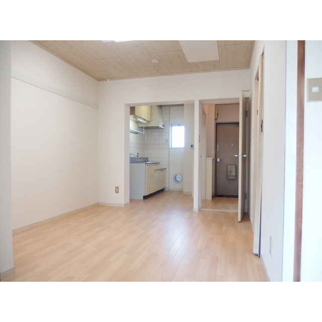 サンワパレス リビング