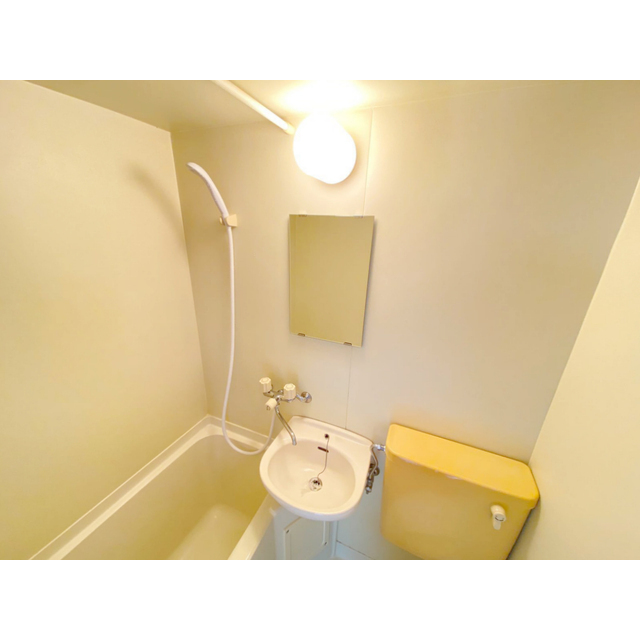 リコリスA 内観