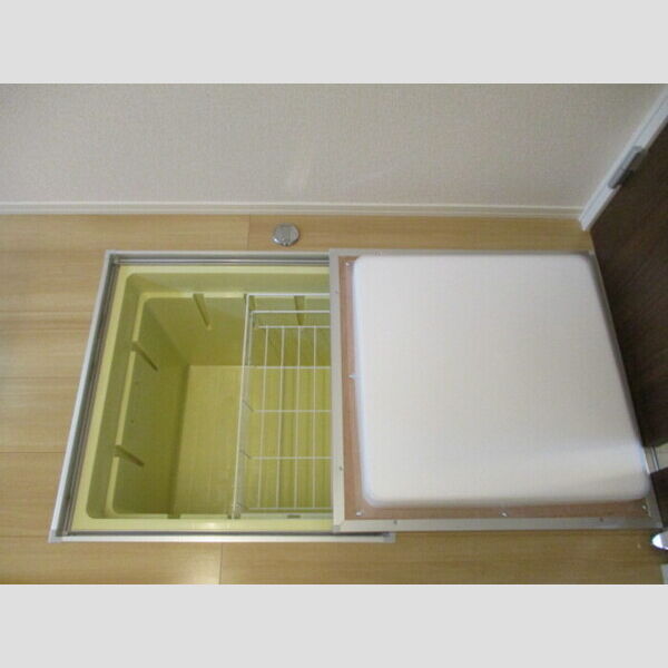 プルミエール　C棟 床下収納