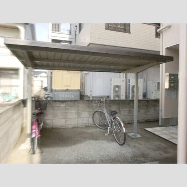 酒井ビル 駐輪場