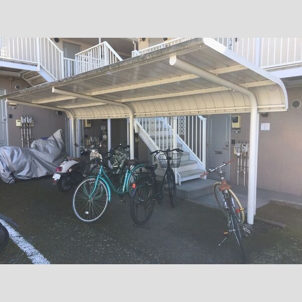 セジュール町田 屋根付き駐輪場