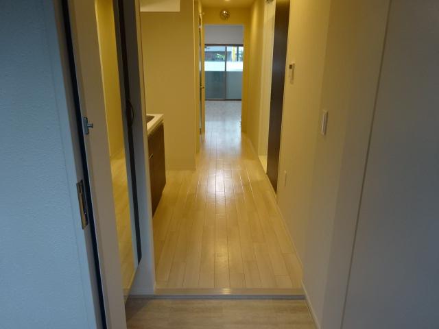 湘南エクセレントⅢ303号室 廊下