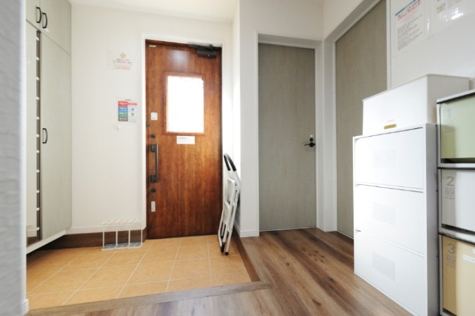 TOKYOβ見沼代親水公園4　1棟貸し 玄関