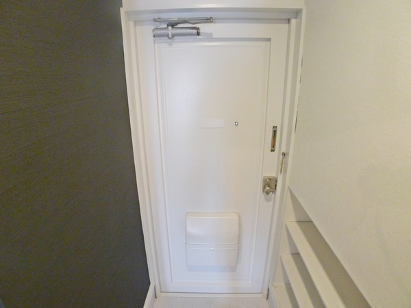 コーポ川間 玄関