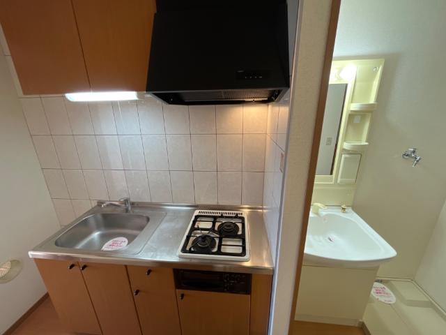 ＳＵＮ　ＣＲＯＳＳ　ＲＯＡＤ キッチン