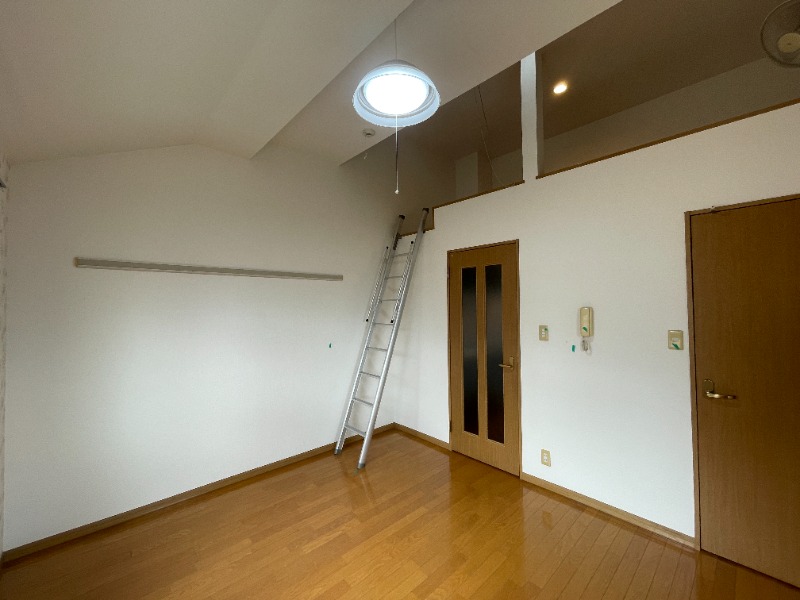 ソレアード・M2階 部屋その他