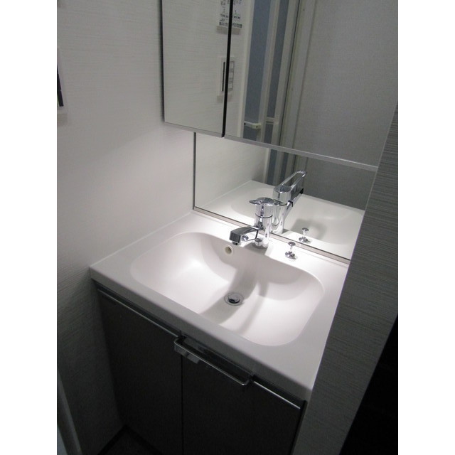 ロアール横浜十日市場1階 内観