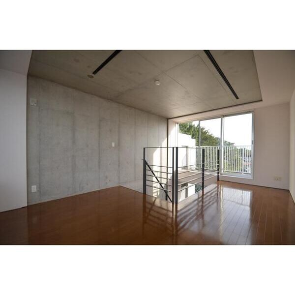 2232フレグランスアベニュー301号室 リビング