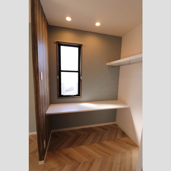 ハイカムール駒形202号室 ワークスペース