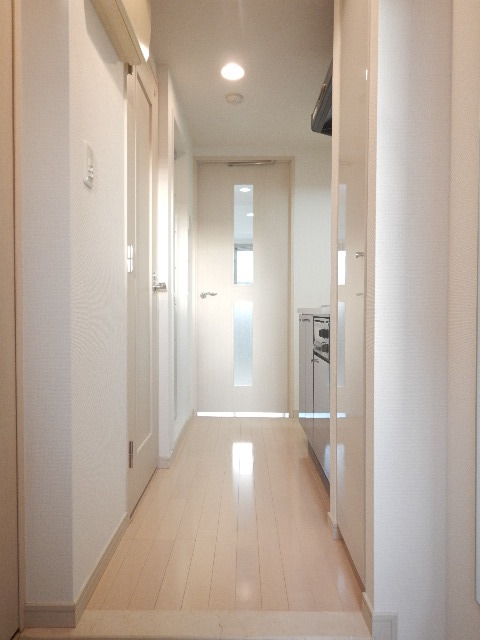 ガラ・ステーション岩本町North 玄関