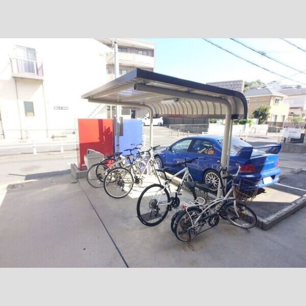 リビエール・ビラ103号室 駐輪場