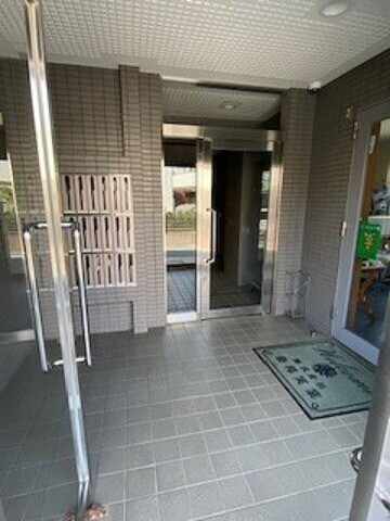 ロジェ高井戸弐番館304号室 エントランス