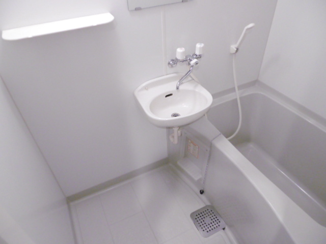 レオミノール明神町0106号室 バス