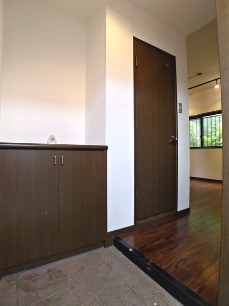 プチフルール 玄関