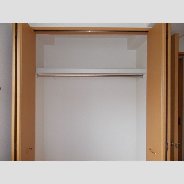 アーバンフォート横浜405号室 クローゼット