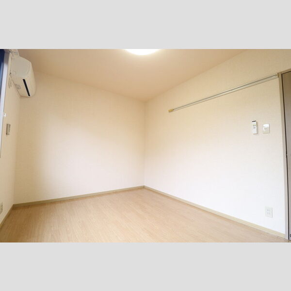 愛花夢　2号館102号室 洋室6帖