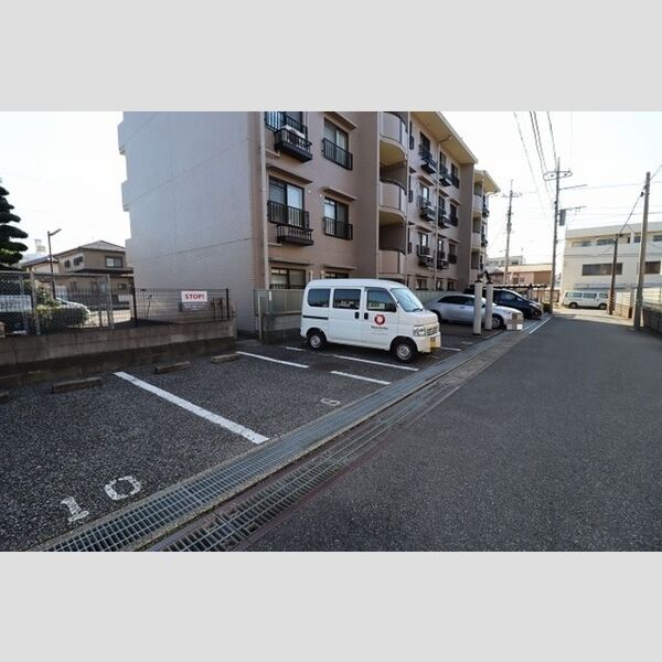 パティエール上本郷 駐車場