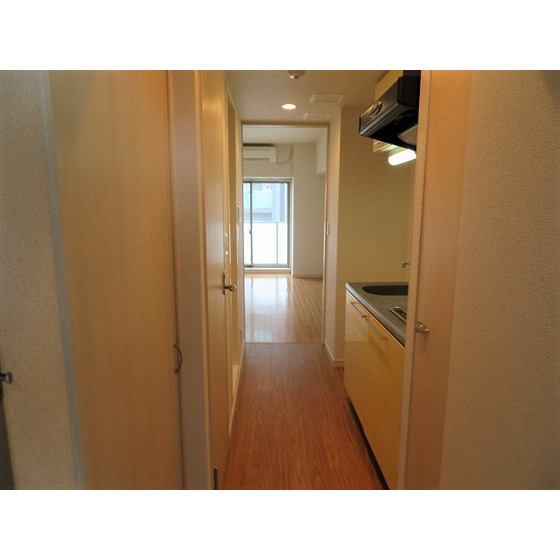 ヴェルステージ関内0704号室 玄関