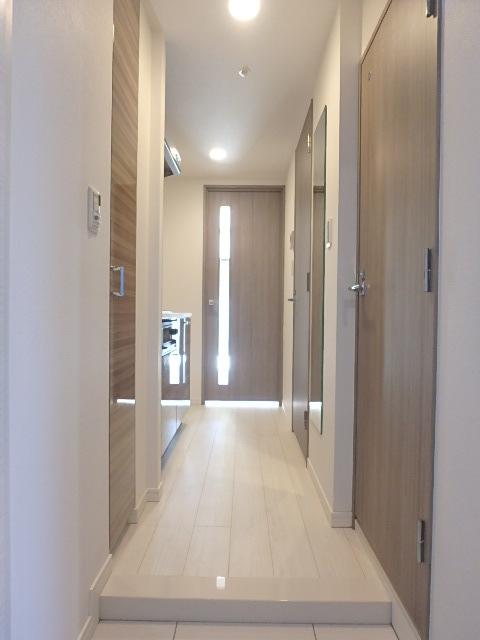 ガーラ・プレシャス川口並木 人感センサー付き照明付き（玄関）