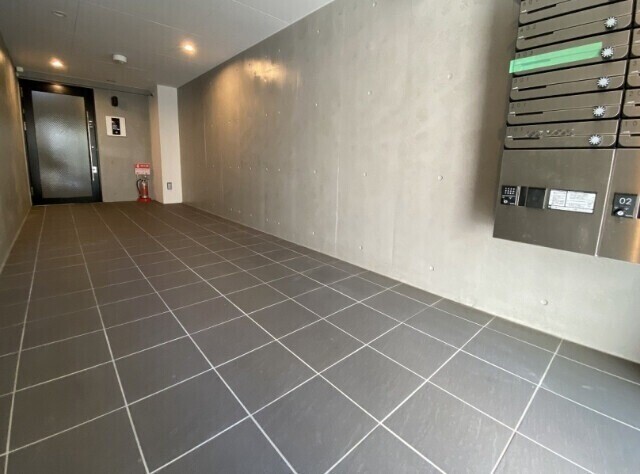 ラフォート巣鴨地下1階 エントランス