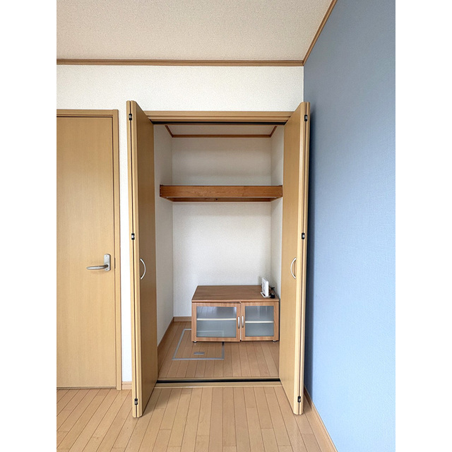 セラヴィ亥鼻 荷物が多くても安心！奥行あるクロゼット
