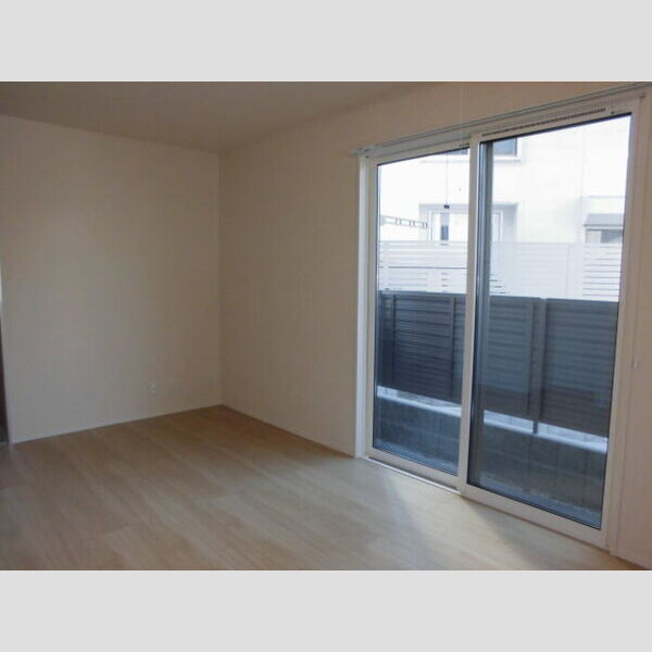 スターリィ・コート大倉山302号室 LDK10.7帖