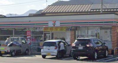 二俣尾戸建 【コンビニエンスストア】セブンイレブン 青梅二俣尾店まで438ｍ